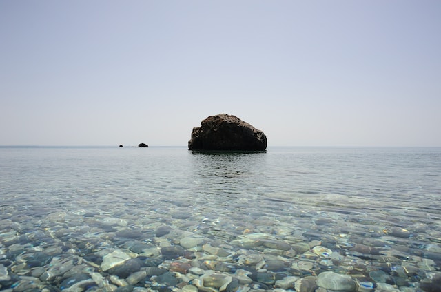 rocks in crystal clear ocean water